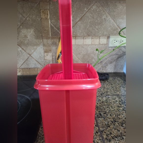 Tupperware pick-a-deli pickle or jalapeño container-NEW - Picture 3 of 7